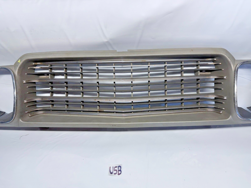 OEM 1974 - 1976 Datsun 610 Grill 74 75 76 1974 1975 1976 U5B-9