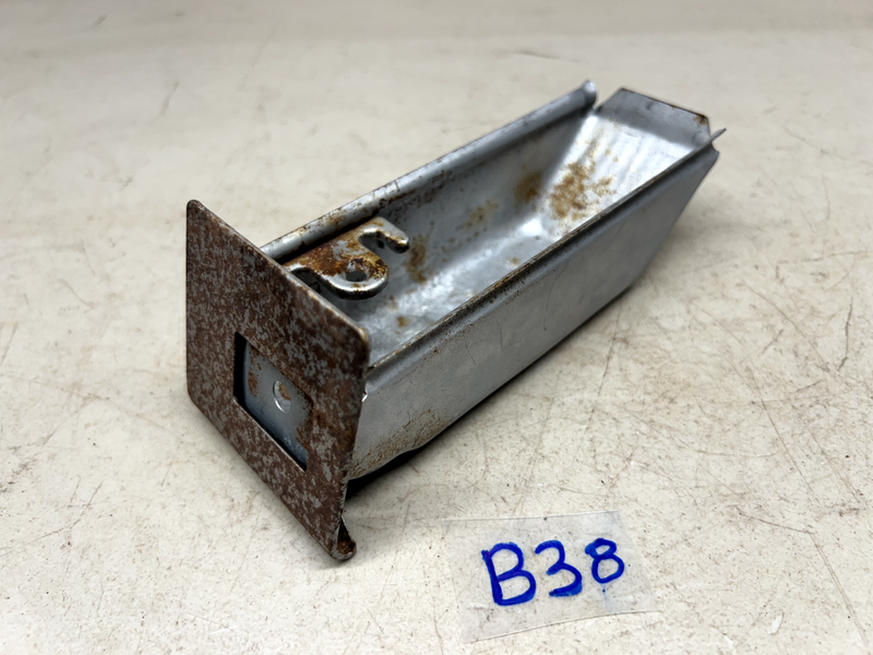 Original GM 1965 1966 Impala Caprice Dash Ashtray Ash Tray 65 66 B38-9