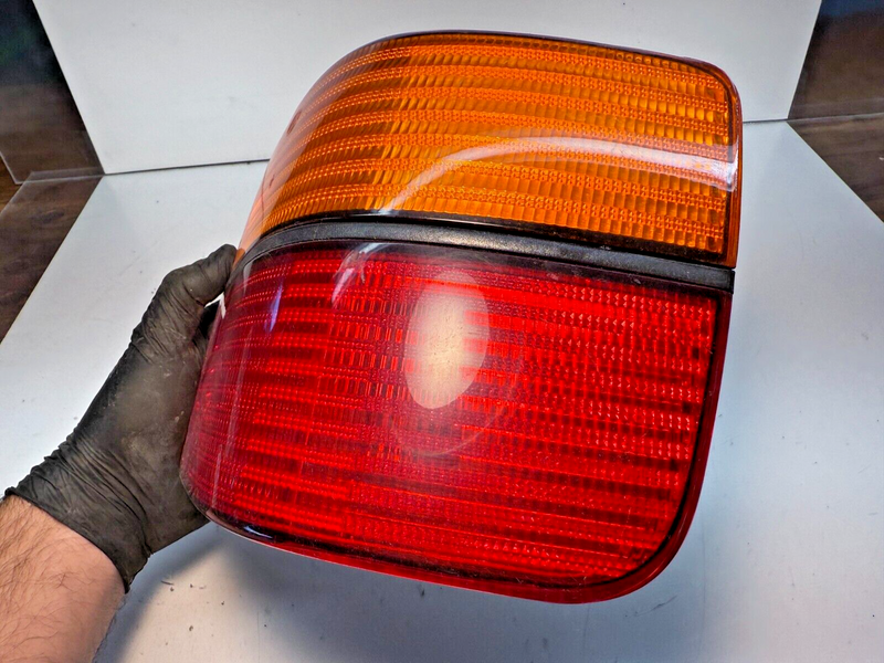 NOS 1993 1994 1995 1996 1997 1998 1999 Volkswagon Jetta Rear Tail Light RH C9-11