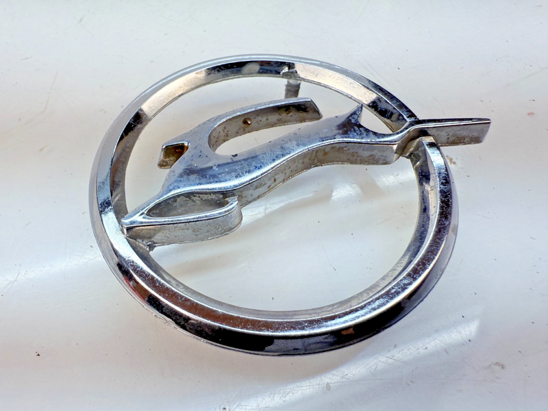 1962 1963 1964 Chevrolet Impala Quarter Panel Emblem Ornament E6-13