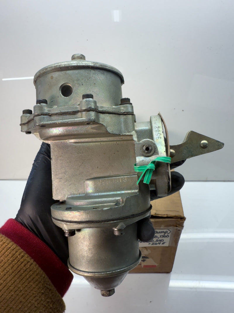 NORS FUEL PUMP 9582 1950 1951 1952 1953 1954 1955 IHC TRUCK SERIES L & R F-74
