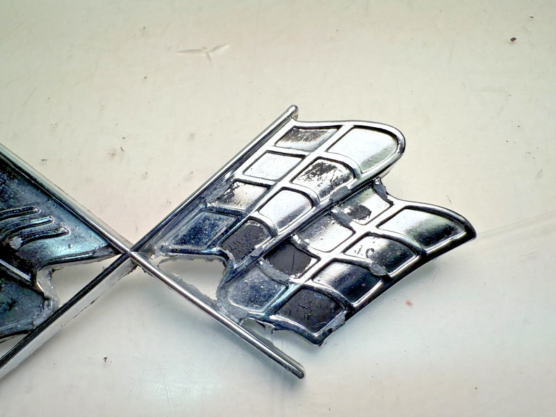 OEM 1968 - 1973 C3 Chevrolet Corvette GM Fuel Door Flag Emblem 3954546 E7-27