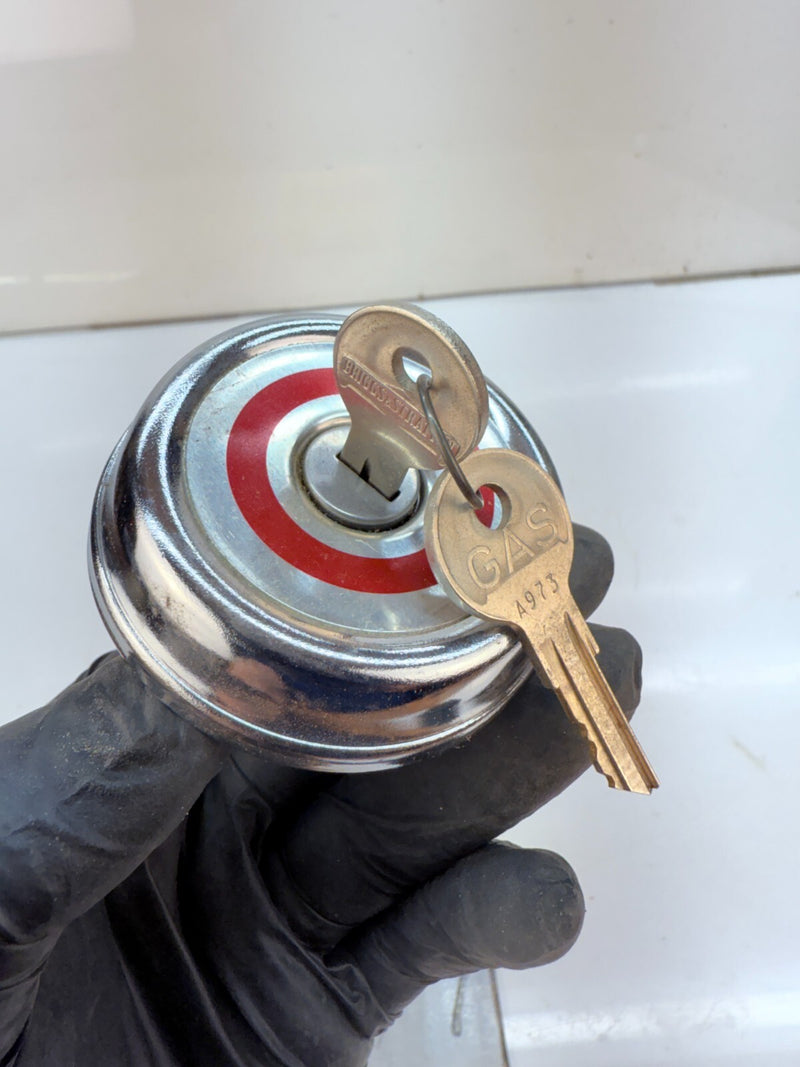 NOS STANT G92 Locking Fuel Tank Cap Gas Cap & Keys Vintage Chrome B73-7