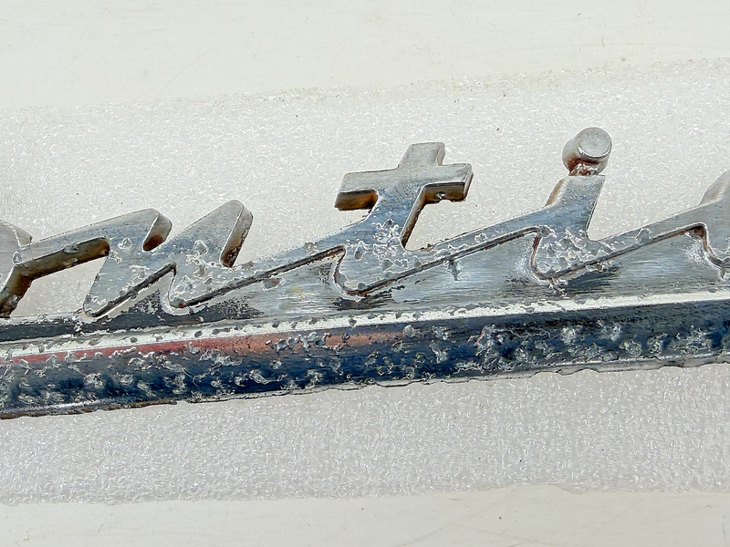 RARE OEM 1951 1952 Pontiac Emblem Script Nameplate 511997 51 52 E9-75