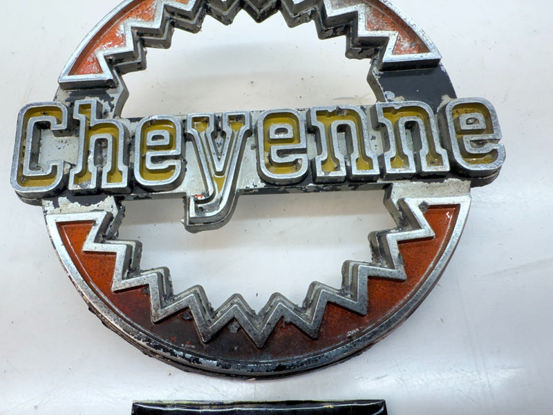 1976 - 1980 Chevrolet Cheyenne Blazer K5 Emblem Squarebody Chevy 330316 B84-38