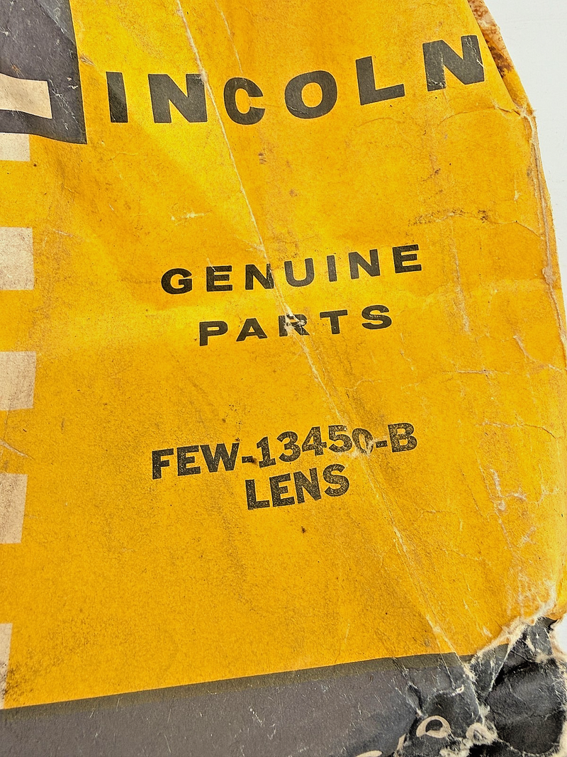 NOS 1958 - 1960 Lincoln Capri Premiere Tail Light Lens Pair Red FEW-13450-B C68