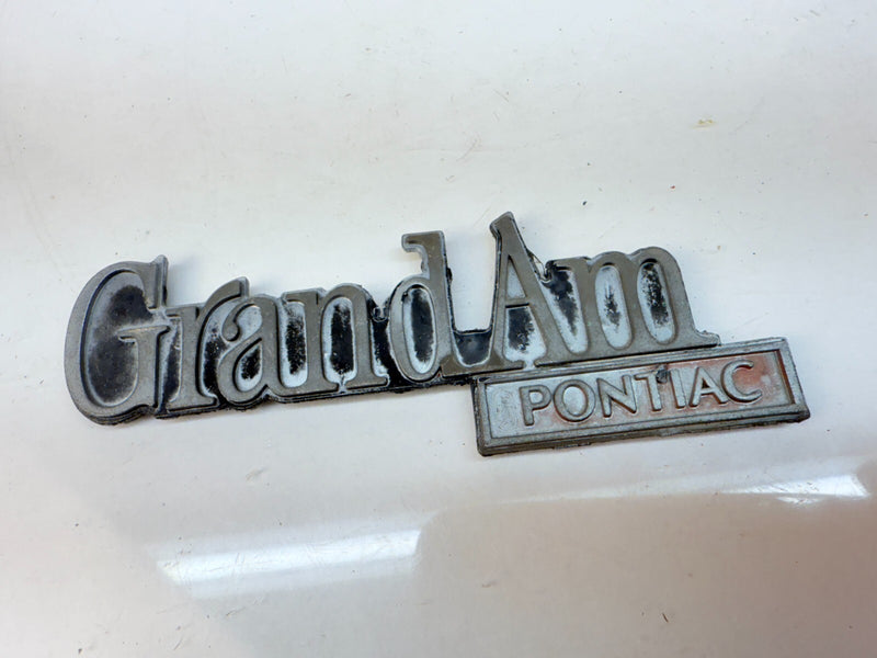 OEM Pontiac 1973 - 1976 Grand Am Emblem Badge Logo 9657700 73 74 75 76 B32-228