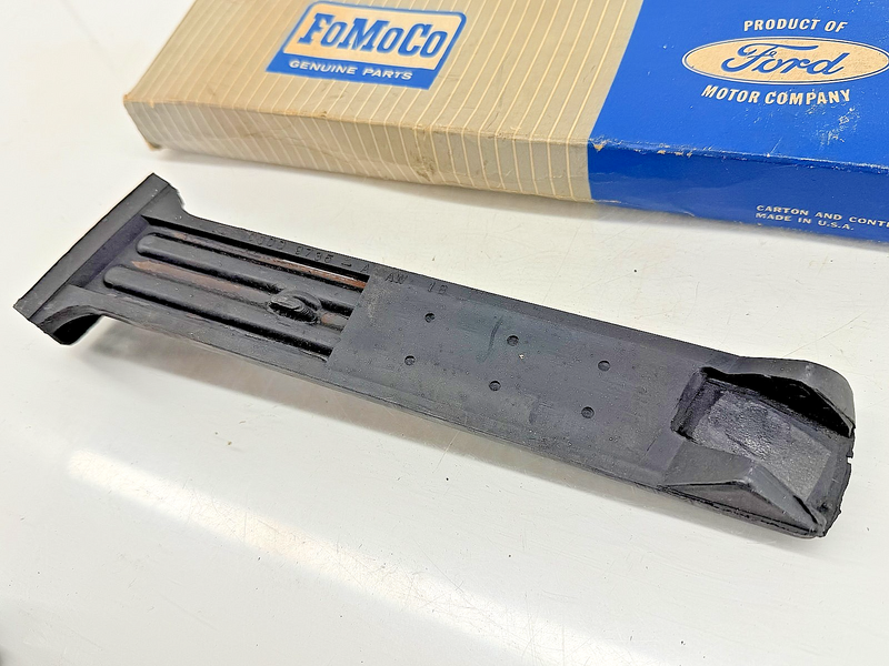 NOS 1960 Ford Fairlane Gas Accelerator Pedal C0DD-9735-A C60-33