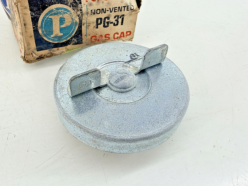 NOS 1953 - 1970 Ford Edsel Lincoln Massey Gas Fuel Petrol Cap PG-31 C77-65