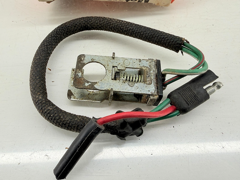 NOS 1968 FORD THUNDERBIRD BRAKE STOPLITE SWITCH ASSEMBLY C8SZ-13480-A SW-690 C56