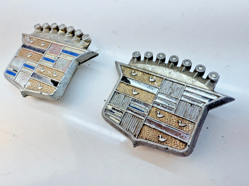 OEM 1960's - 1970's CADILLAC PAIR of Crest Wheelcover Badge Emblem 10661 E5-52