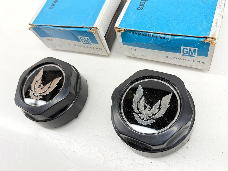 NOS 1986 1987 GM PONTIAC FIREBIRD TRANSAM WHEEL TRIM CAPS 10044146 C67-84