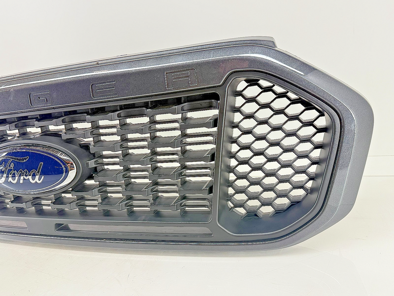OEM 2019 - 2023 FORD RANGER GRILLE ASSEMBLY FRONT CENTER GRILL KB3B-8350-AE U5B