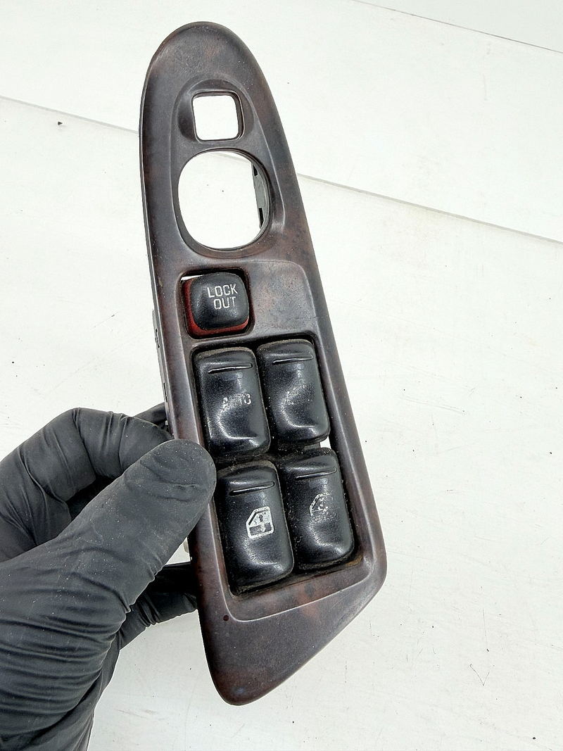 OEM 2000 - 2005 Chevrolet Malibu Driver Master Window Mirror Switch C30-59