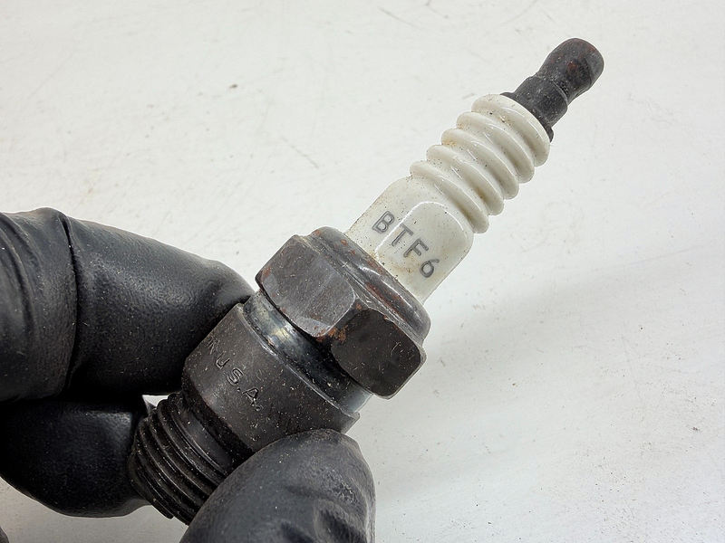 NOS 1957 FORD Thunderbird Spark Plugs FoMoCo Autolite BTF6 B7A-12405-A C66-45