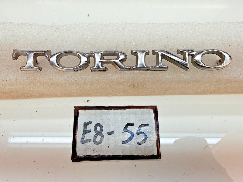 ORIGINAL 1970 1971 FORD TORINO CHROME EMBLEM D10B-65291B62-AB E8-55