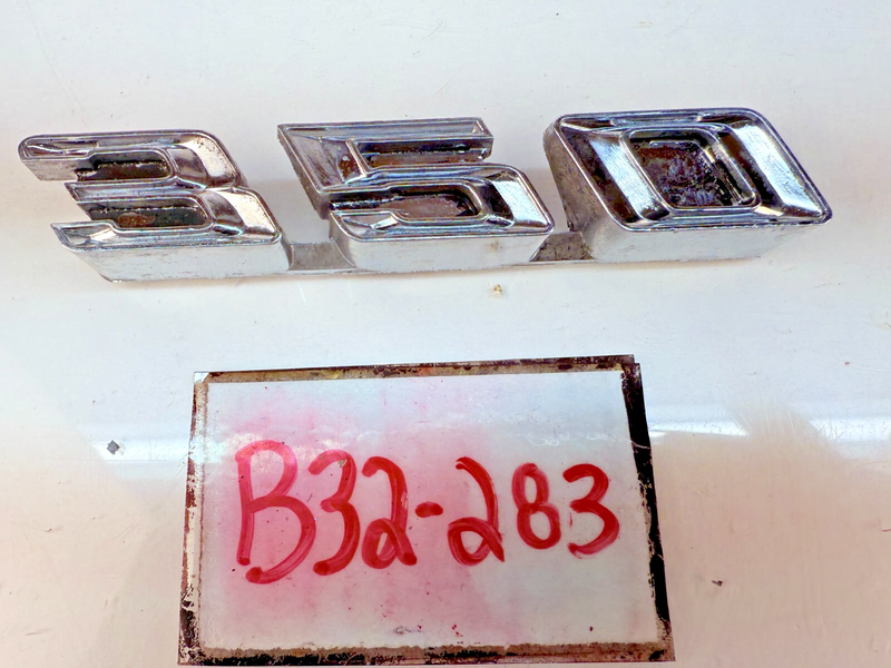1969 - 1972 Pontiac Lemans 350 Rocker Panel Emblem 9791370 LH B32-283
