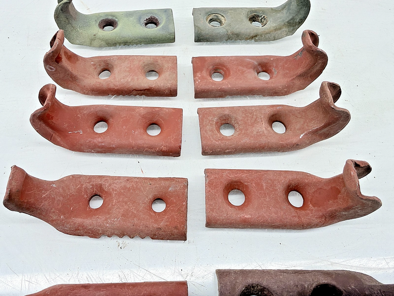 (1) Original Jeep Willys CJ2A CJ3A Windshield Lower Brackets J-Hooks C47-29