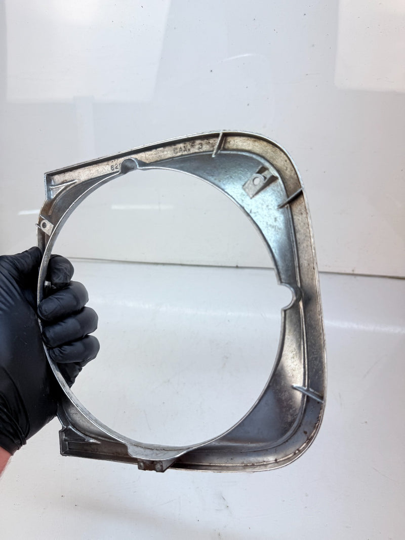 Passenger Right Headlight Door/Cover Trim Bezel 1972 CHEVY CHEVELLE 6261958 B1-7