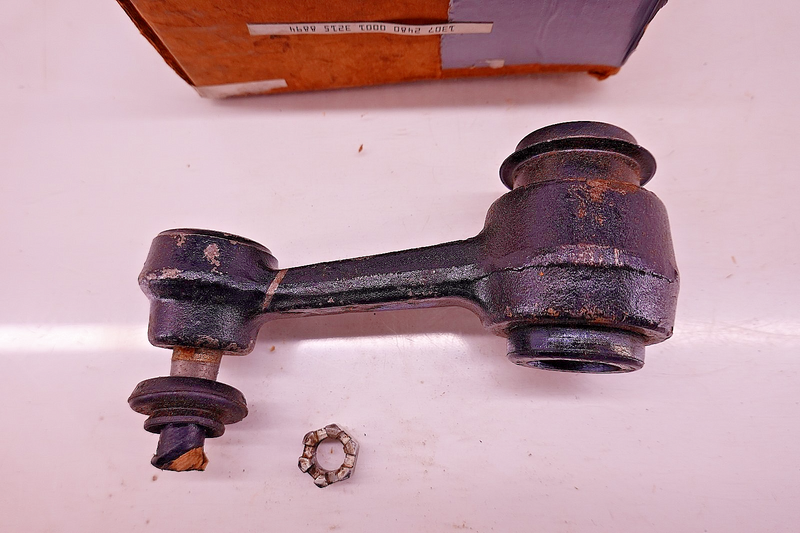 NOS 1963 1964 FORD FALCON COMET V8 POWER STEERING IDLER ARM C3DZ-3352-K C55-19