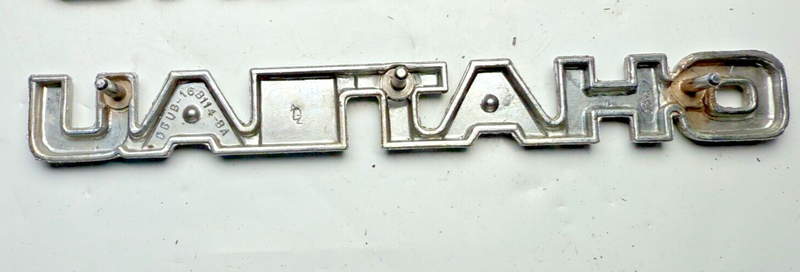 (1) OEM 1975-1979 Ford E100 E150 E250 Econoline Van CHATEAU EMBLEM B32-186