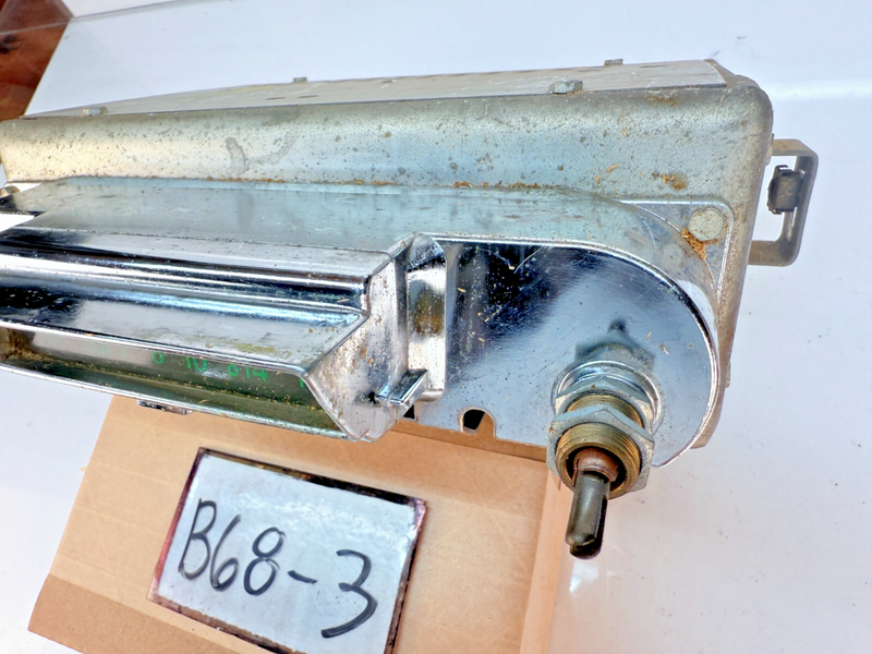 OEM 1959 - 1960 CHEVROLET IMPALA BELAIR BISCAYNE AM RADIO 59 60 B68-3