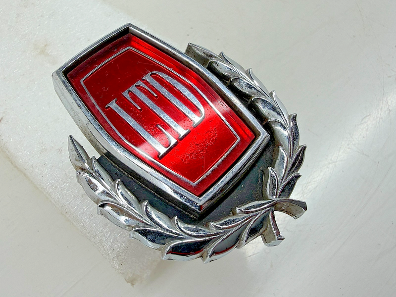 OEM 1973 1974 1975 Ford LTD Galaxie Front Grille Emblem D3AB-8B369-AC E7-119