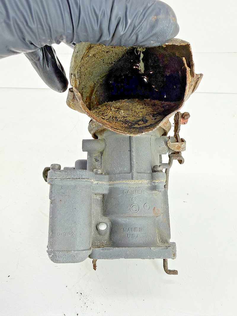 Carter YF 1657 Carburetor Parts Jeep CJ5 F134 Body & Bowl 0-944 Horn Damage H-16
