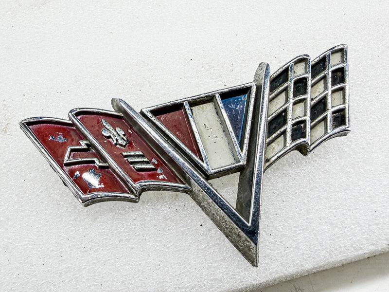OEM 1964 - 1967 CHEVY IMPALA CHEVELLE NOVA V FLAGS FENDER EMBLEM 3840318 E10-53