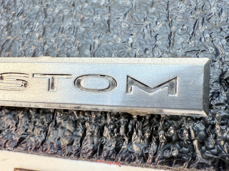 OEM 1967 1968 PONTIAC CUSTOM Fender Logo Badge 4440393 GTO LeMans Tempest E5-21