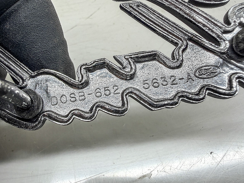 OEM 1970 FORD THUNDERBIRD QUARTER SCRIPT EMBLEM D0SB-6525632-A E10-42