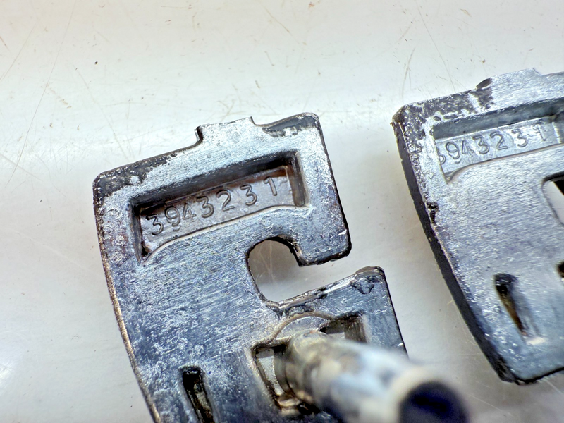 BRKN OEM 1969 Camaro RS PAIR Fender Emblem Rally Sport GM 3943231 E5-85