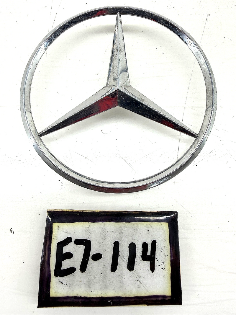 OEM 1994 - 2002 MERCEDES SL CLASS BENZ REAR TRUNK STAR EMBLEM 2107580158 E7-114