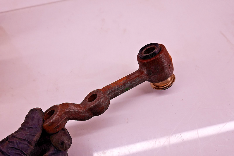 (1) NOS ORIGINAL 1960 - 1966 FORD FALCON MUSTANG IDLER ARM C3DZ-3352-L C55-18