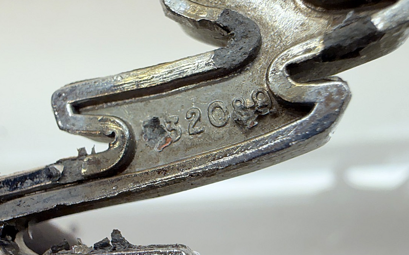 RARE VINTAGE ORIGINAL Beaumont Emblem E8-56