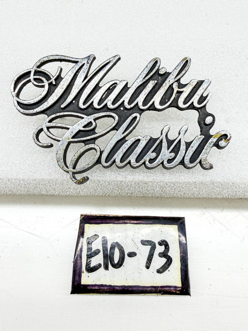OEM 1974 - 1977 CHEVELLE MALIBU CLASSIC SCRIPT EMBLEM 345383 E10-73