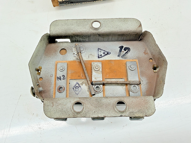 (1) NOS 1960 1961 AMC RAMBLER STUDEBAKER VOLTAGE REGULATOR 12V VR620 C74-9