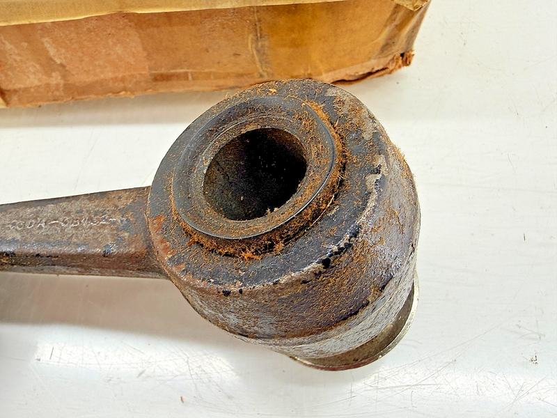 NOS 1963 1964 FORD FALCON COMET V8 POWER STEERING IDLER ARM C3DA-3B452-H C18-55