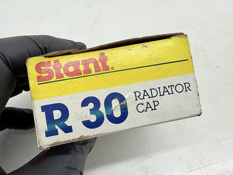 NOS STANT R30 RADIATOR CAP 16 LBS IN BOX VINTAGE C77-62
