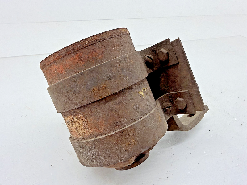Original Jeep Willys Filter Oil Filter Canister & Bracket Rat Rod MB C49-15