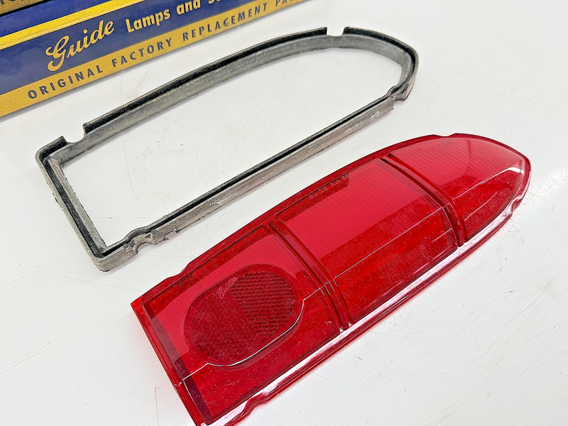 (1) NOS 1959 Chevy El Camino RH Tail Light Lamp Lens RIA-59 5950242 C70-21