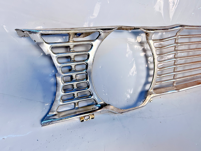 VERY NICE!!! OEM 1964 Ford Fairlane 500 Front Grille / Grill U5B-29