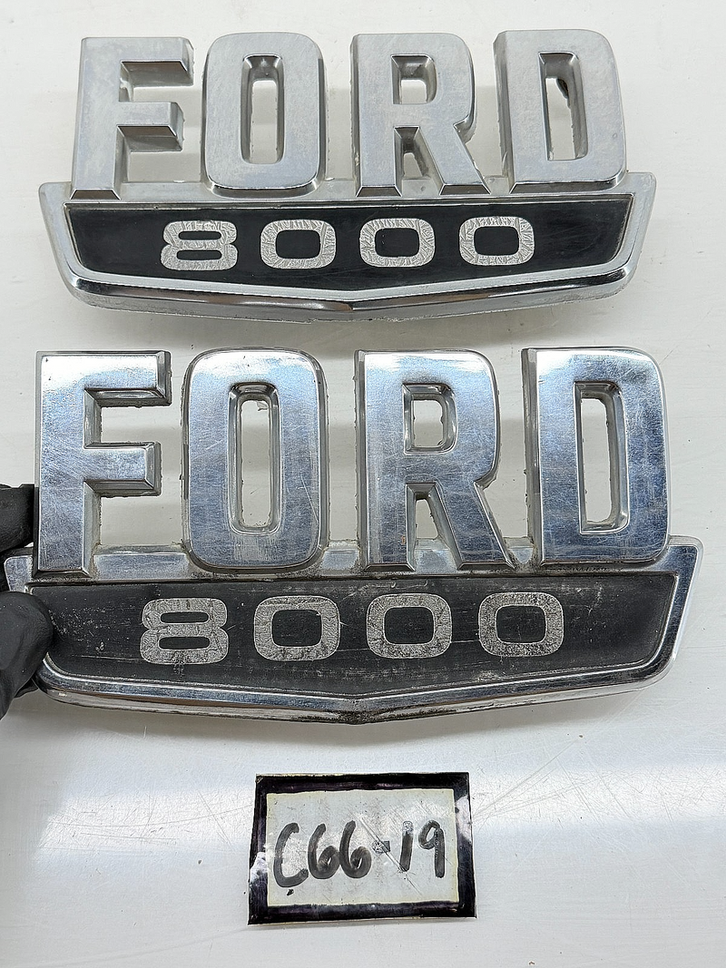 VINTAGE OEM 1970 FORD TRACTOR TRUCK 8000 PAIR HOOD SIDE EMBLEM D0HB80020A68A C66