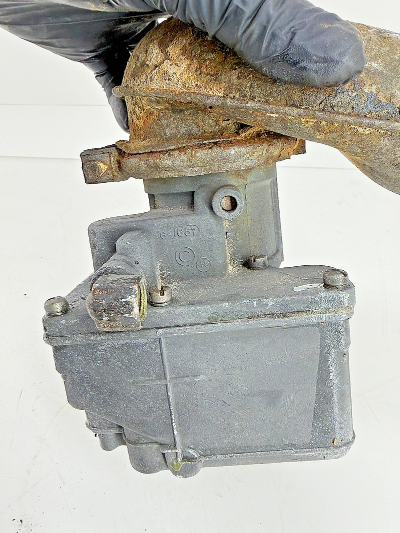 Carter YF 1657 Carburetor Parts Jeep CJ5 F134 Body & Bowl 0-944 Horn Damage H-16