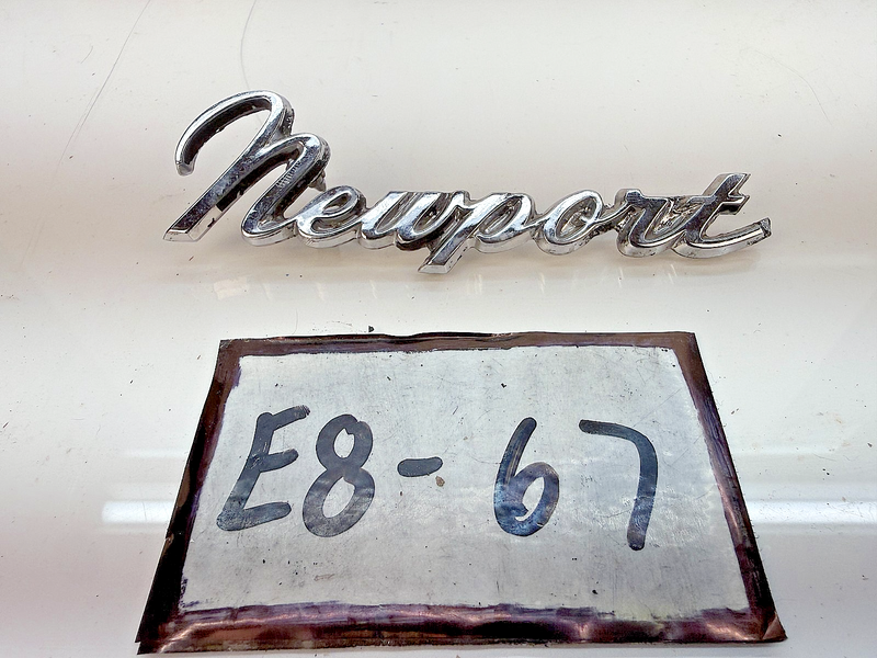BRKN OEM 1969 Chrysler Newport Custom Front Fender Panel Emblem 2901360 E8-67