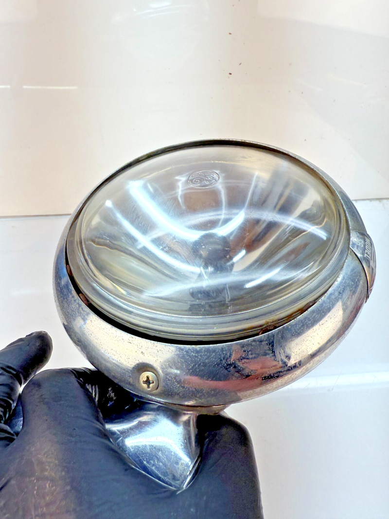VINTAGE UNITY MODEL S6 SPOTLIGHT SEARCH LIGHT CAR TRUCK LIGHT Chrome Rod B66-3