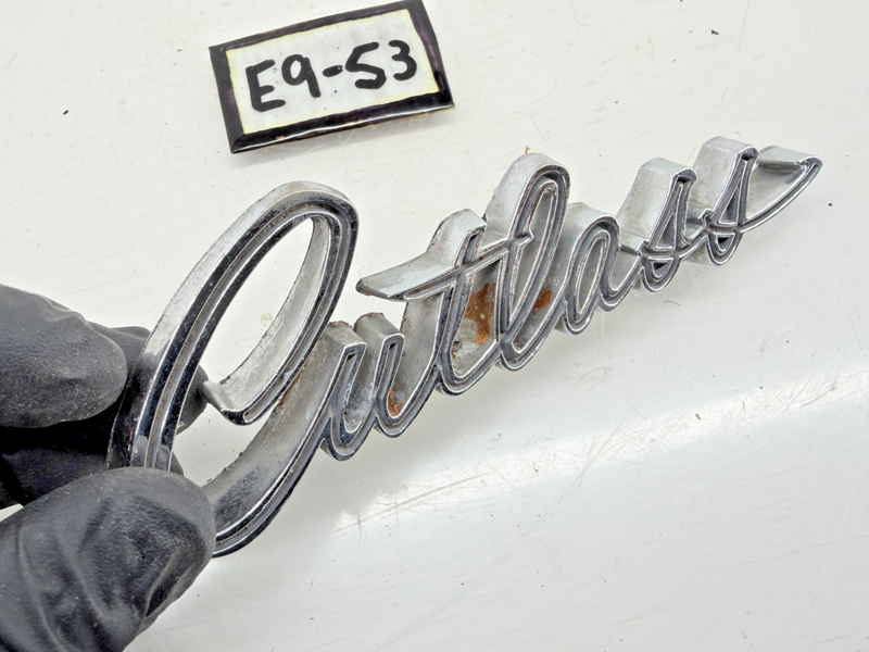 OEM 1968 1969 Oldsmobile Cutlass Front Fender Script Emblem Set 399503 E9-53