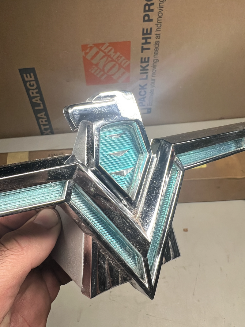 *NOS* Original 1966 66 FORD THUNDERBIRD Front Grille Chrome Emblem Badge U1C-B7