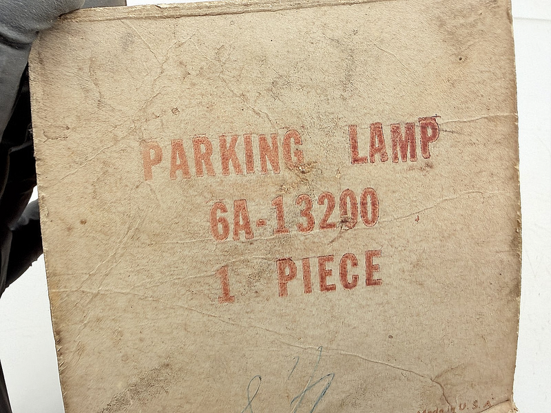 NOS 1947 - 1948 Ford Car 1942 - 1947 PARKING LAMP ASSEMBLY 6A-13200 C77-13