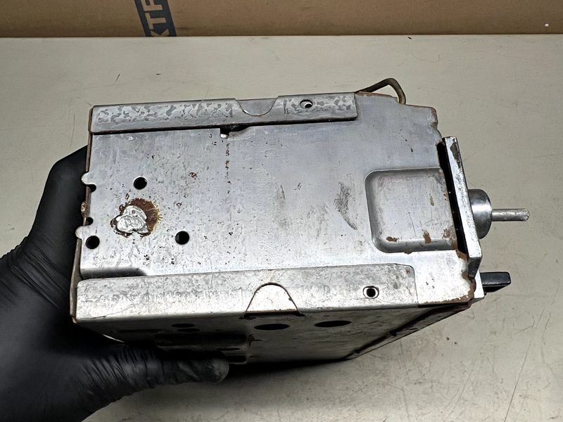 OEM Chevrolet Corvair Nova AM Push Button Radio Delco GM 7279922 B22-1